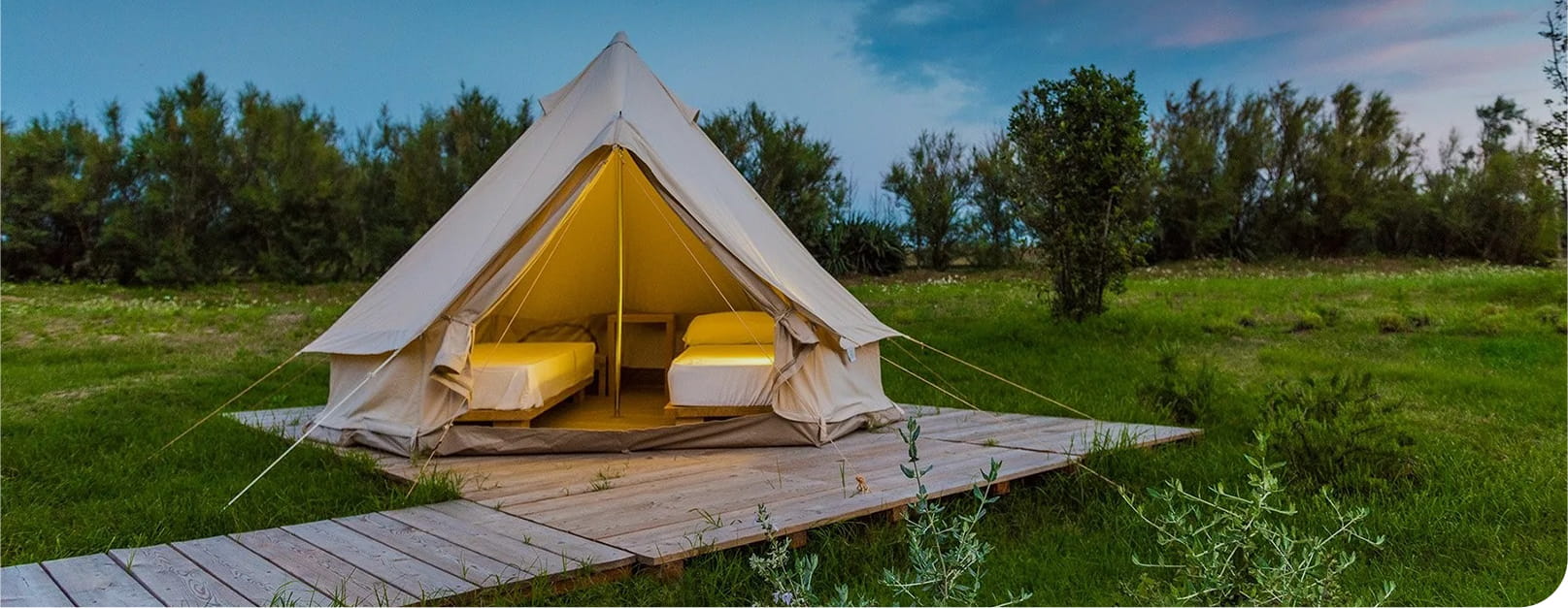 Campingskærmhuse og værelser